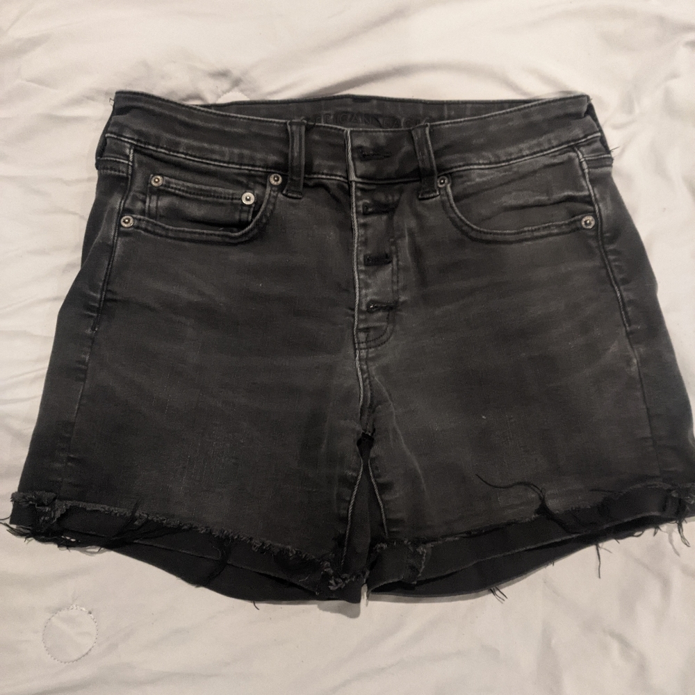 Deleting listing Friday! AEO shorts